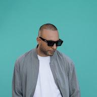 Arash's YouTube profile picture