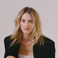 Sanne Vloet's YouTube profile picture