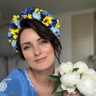 Liza Glinskaya's YouTube profile picture