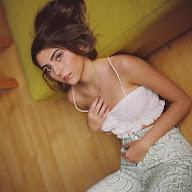 Jada Facer's YouTube profile picture