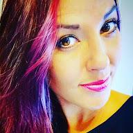 Teresa Yanaros's YouTube profile picture